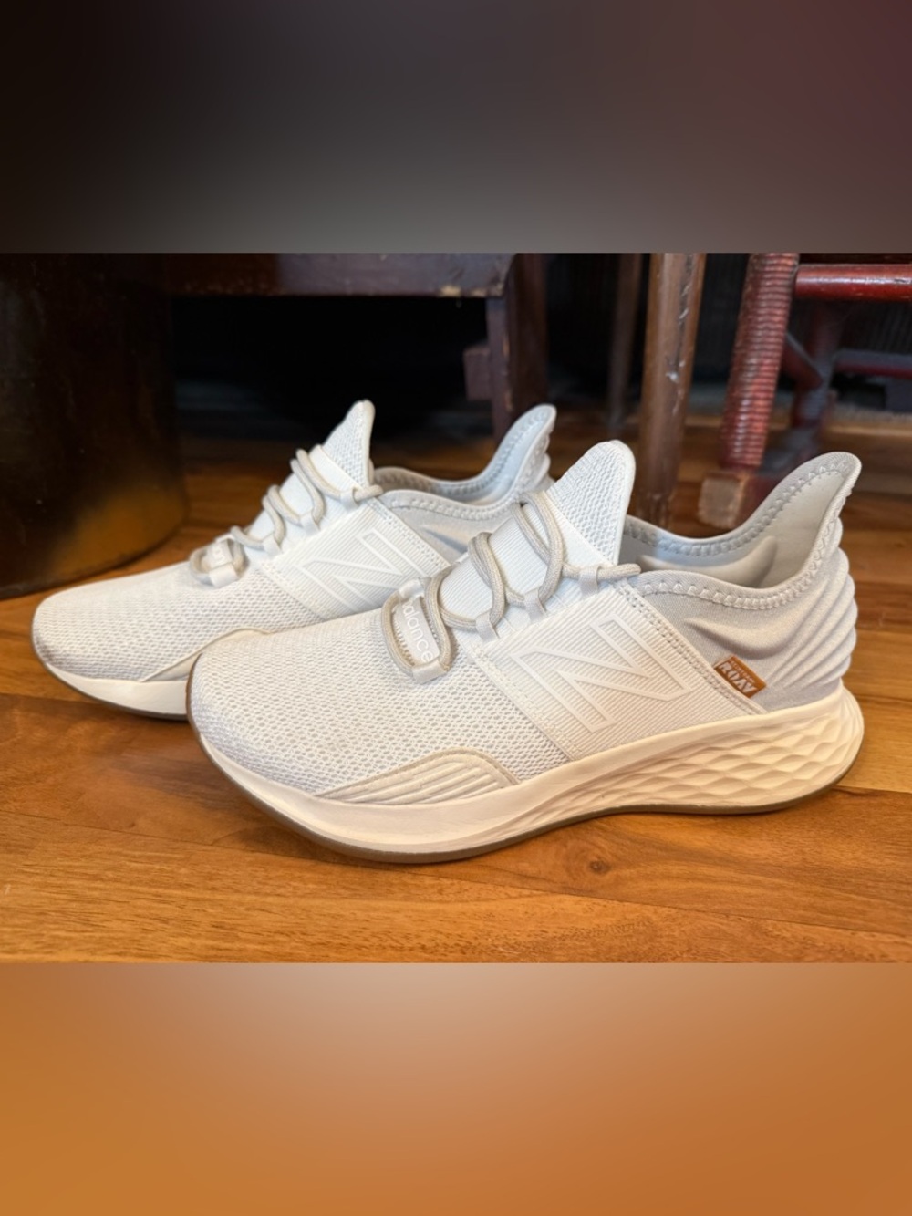 New Balance White Fresh Foam Roav running shoes sneakers WOMANS size 7